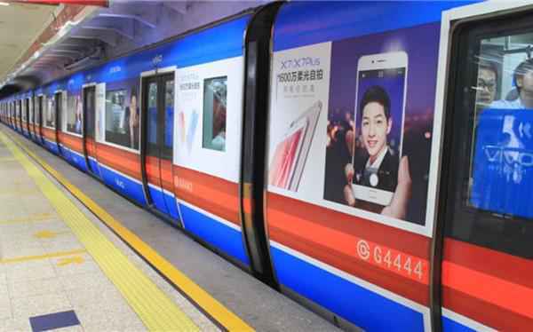 明星都用iPhone 为何手机还频频找他们代言