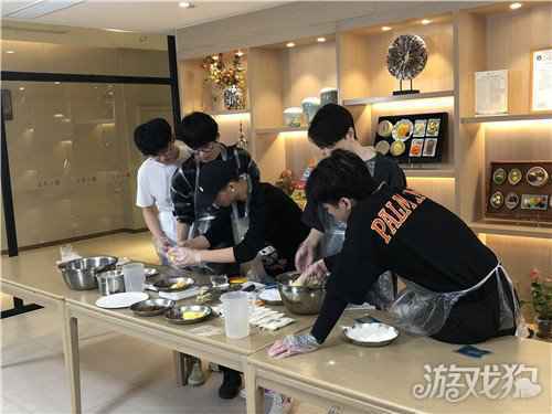 OMG队员重阳节探访颐养院老人 陪伴虽短却暖人心