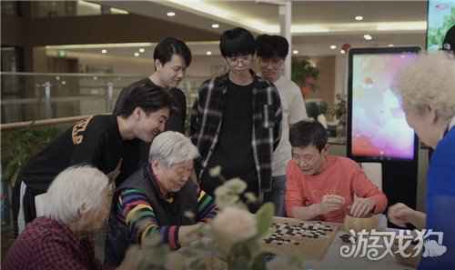 OMG队员重阳节探访颐养院老人 陪伴虽短却暖人心