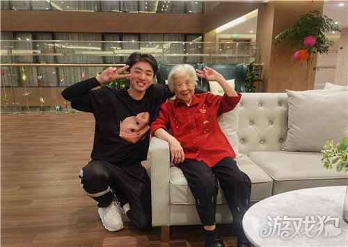 OMG队员重阳节探访颐养院老人 陪伴虽短却暖人心