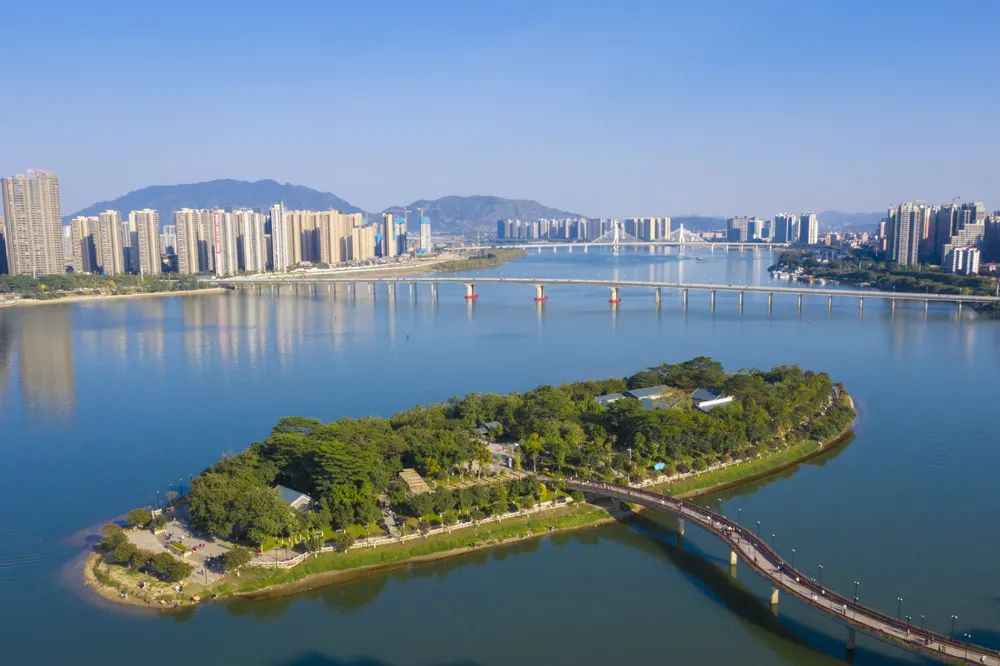 全国人大代表殷昭举:让市民尽享生态之美人文之美