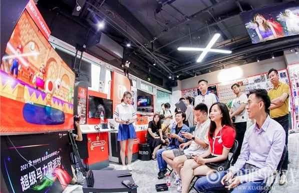 与游戏大神同台竞技 京品家电海信游戏电视嗨玩趴热力来袭_2 与游戏大神同台竞技 京品家电海信游戏电视嗨玩趴热力来袭