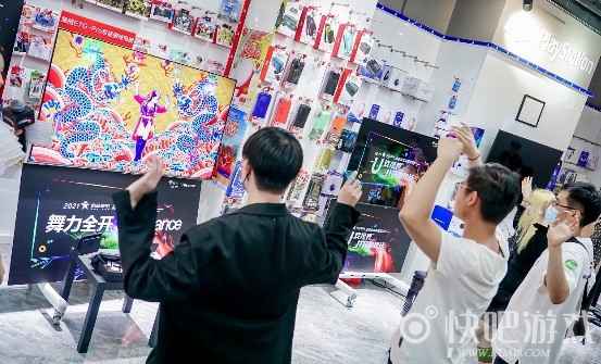 京东家电联手海信举办嗨玩趴 新品游戏电视惊艳全场_3 京东家电联手海信举办嗨玩趴 新品游戏电视惊艳全场
